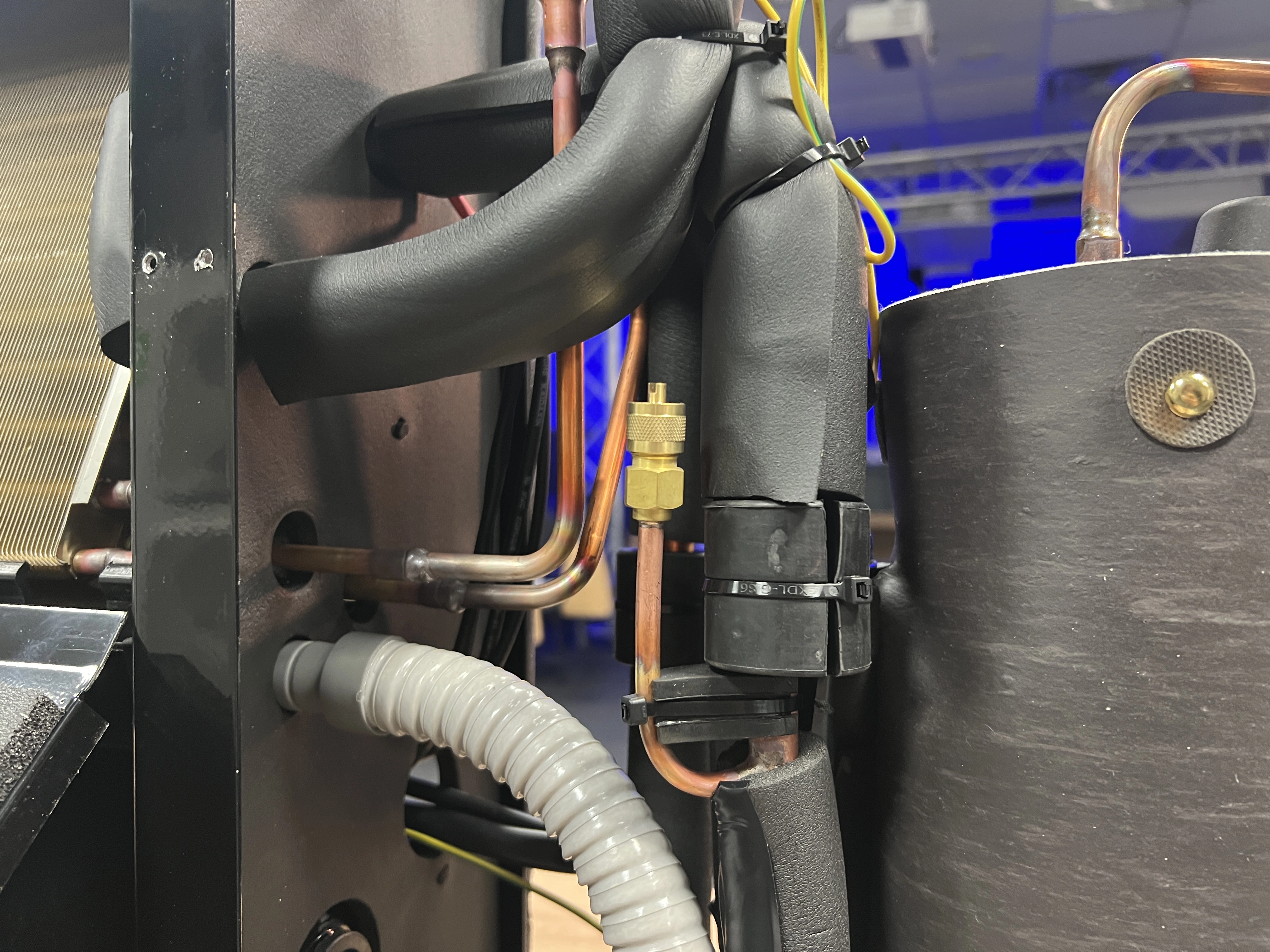 Kanavakuivain uima-altaille kondensaatin ehkäisemiseksi Mycond MSHAC