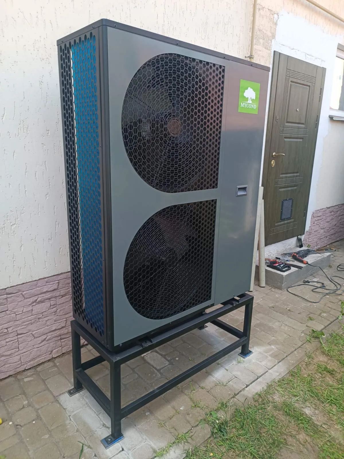 Perheasunto Mycond-lämpöpumpulla BeeThermic
