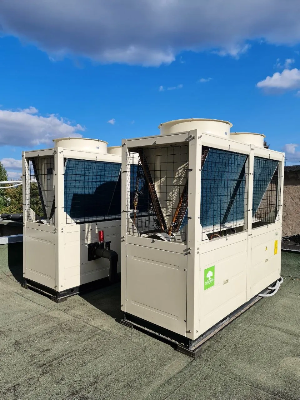 Tuotantolaitos, jossa on Mycond-modulaarinen lämpöpumppu STANDARD MCU