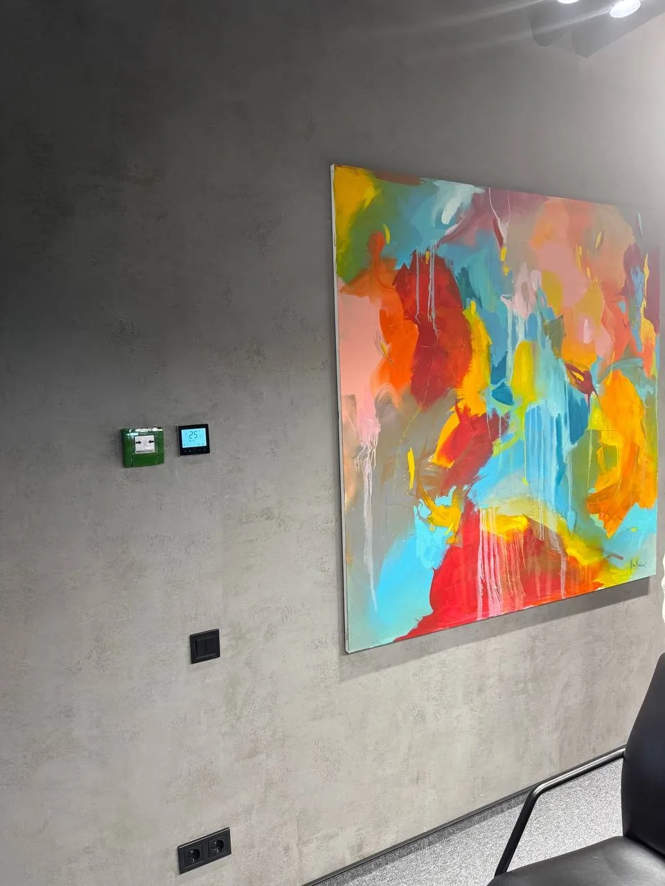 Näyttelyhalli ja Mycond-termostaatti