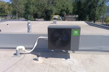 Mökkiasennukset Mycond Split -lämpöpumpuilla BeeHeat-sarja